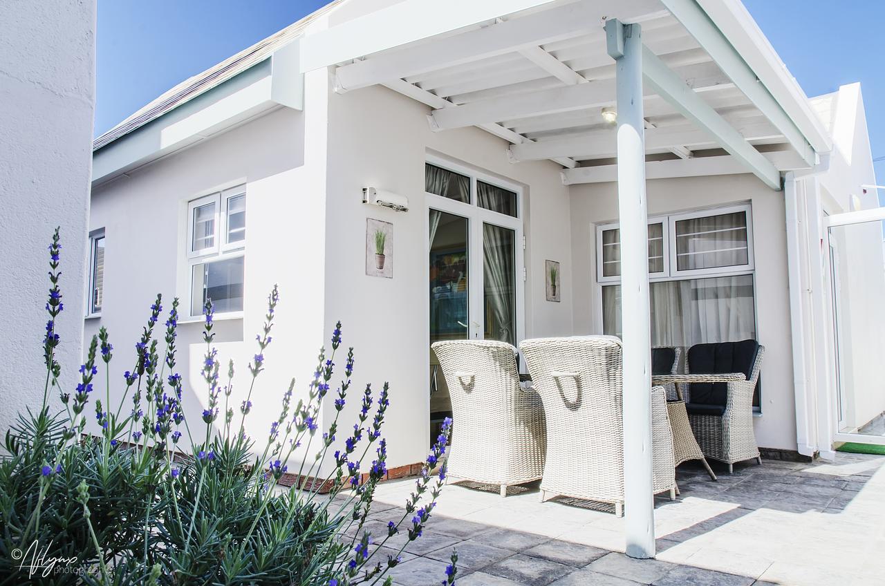 Mylas Cottage ซวาคอปมุนด์ ภายนอก รูปภาพ